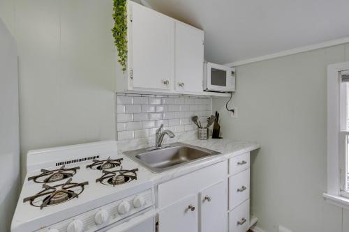 Wildwood Apartment, Walk to Crest Pier and Beach! in Wildwood, USA