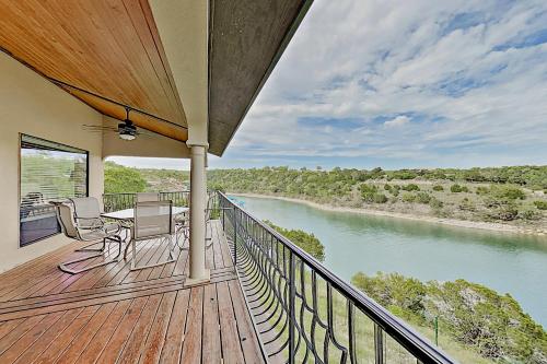 Shiraz & Chardonnay in Lago Vista, USA