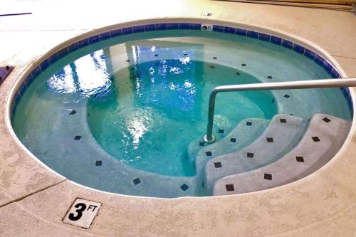 Vista Suites Pigeon Forge - SureStay Collection by BW in Pigeon Forge, USA