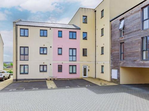 Modern 2-Bedroom Apartment