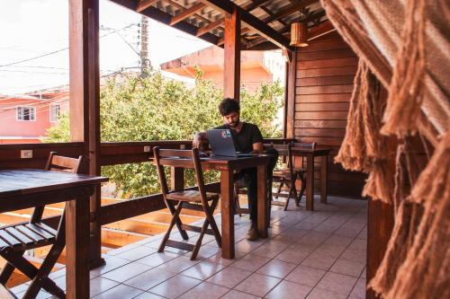 陽台/露台, Nômades Beach House - Adventure Hostels (Nomades Beach House - Adventure Hostels) in 巴拉達拉戈阿海灘
