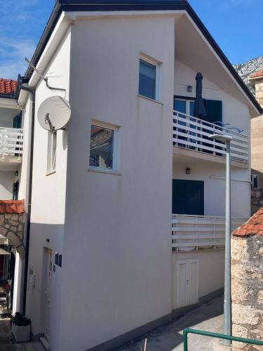 Apartments by the sea Gradac, Makarska - 15642 - Gradac