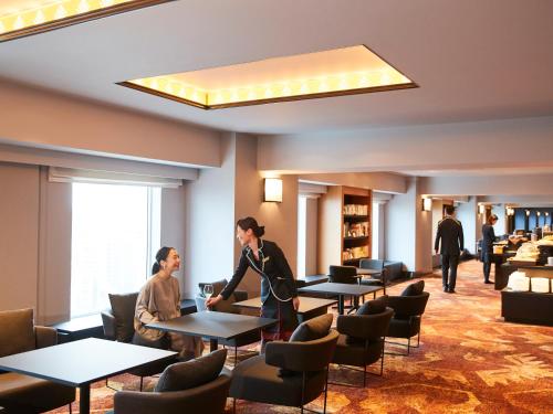 Bar/lounge, RIHGA Royal Hotel Osaka near Utsubo Park
