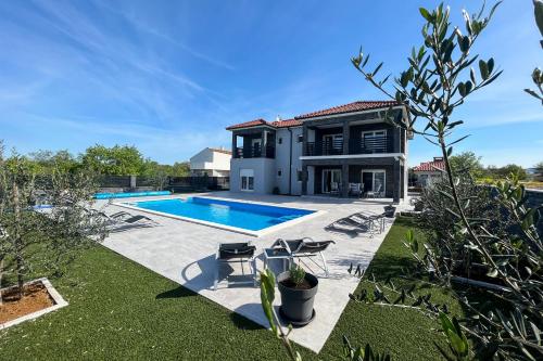 Viesnīcas āriene, Family friendly house with a swimming pool Zadar - 22140 in Murvica (Zadarska)