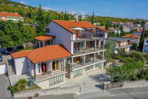 Apartments with a parking space Crikvenica - 22295