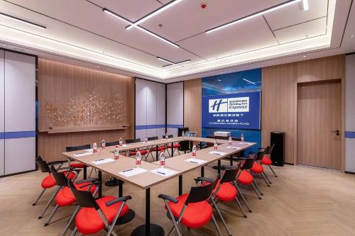 525017311 Holiday Inn Express Chongqing Nanbin Road by IHG