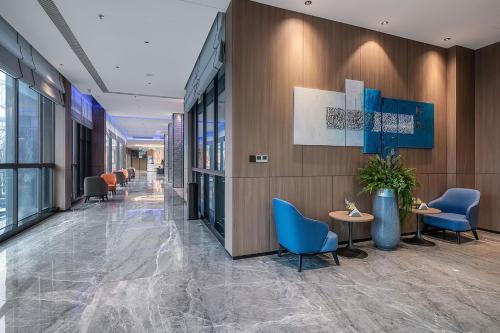 525017316 Holiday Inn Express Chongqing Nanbin Road by IHG