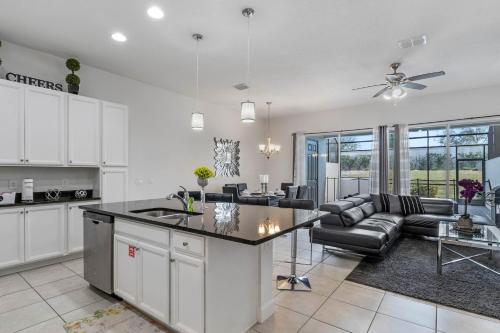 4 Bedroom-4,5 Bathroom Festival Resort 290 Cd in Davenport, USA
