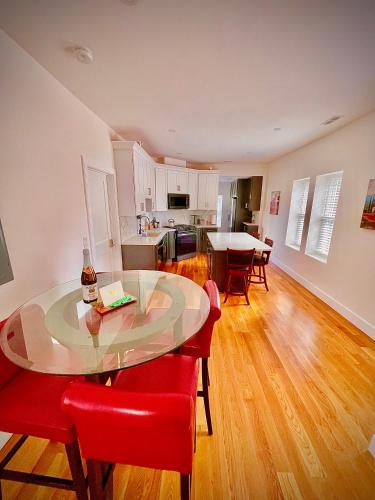 Perrin Place Unit 3 in Boston, USA