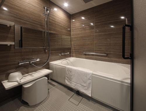 room detail thumbnail 2