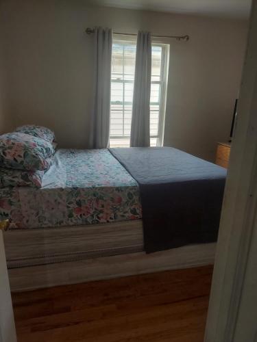 Crystal Room 1 Guest House near 12mins to EWR airport / Prudential / NJIT / Penn station