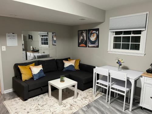 Oxon Hill Cosy Middle Unit 2 bedroom and 1bath near Gaylord in Oxon Hill, USA