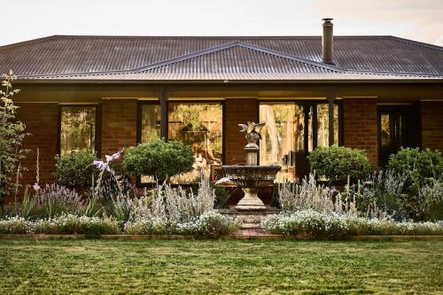 Leonards Hill House - Daylesford Region in Korweinguboora