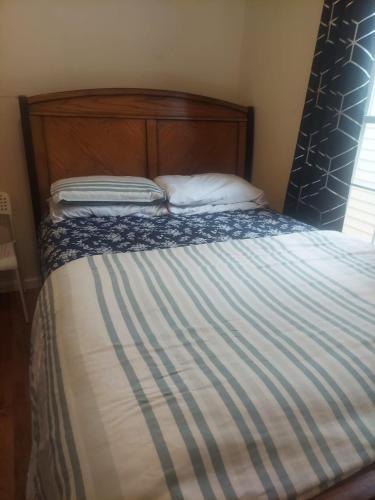 Crystal Room 1 Guest House near 12mins to EWR airport / Prudential / NJIT / Penn station