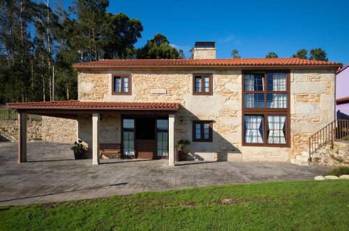 AG Casa Rústica Laxe con jardín y playa a 7km (AG Casa Rustica Laxe con jardin y playa a 7km) in Vimianzo