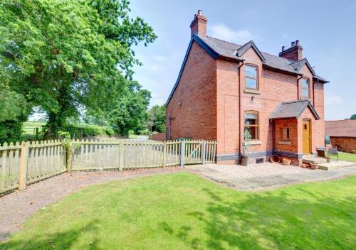 B&B Ruabon - The Old Farmhouse - Bed and Breakfast Ruabon