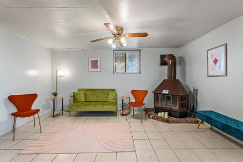 Game Room - Firepit - V-ball -10 min to Notre Dame in South Bend, USA