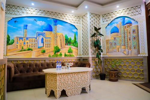 The Royal Hotel - Photo 1