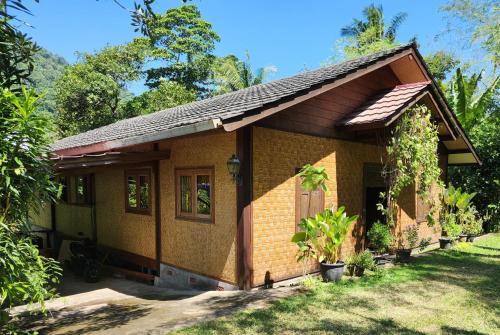 B&B Senggigi - Rumah Atlas - Bed and Breakfast Senggigi