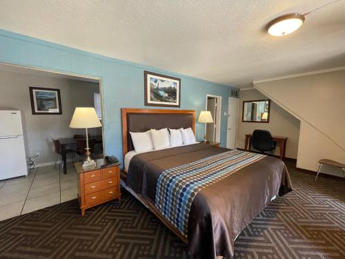 Family Suite with Kitchenette