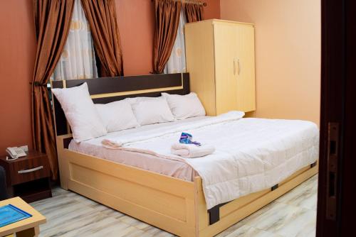 . JIKSONODO HOTEL AND SUITE