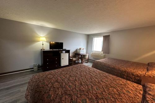 Fairway Inn Florence Indiana Room Type - 2 Queen Beds Non-Smoking