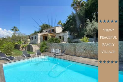 LES VIGNASSES Villa for 8 by Sunset Riviera Holidays