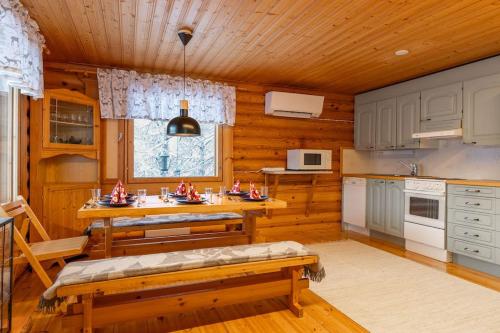 Villa Äkäsjoensuu (Villa Akasjoensuu) in Tapojärvi