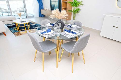EasyGo - The Grand 1 Bedroom Harbour View - image 10