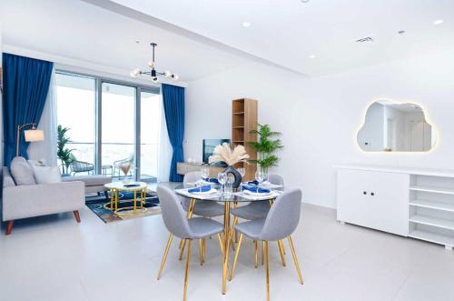 EasyGo - The Grand 1 Bedroom Harbour View - image 12