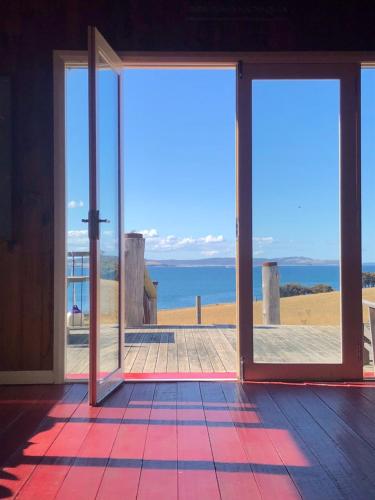 The Woolshed and Farmhouse Blue, Bruny Island in North Bruny