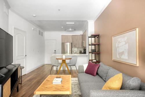 Playa Vista 1br w pool gym bbq nr 405 LAX-1056 in Los Angeles, USA