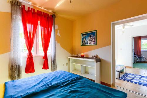 Apartment image 3