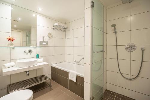 Standard Double Room image 2