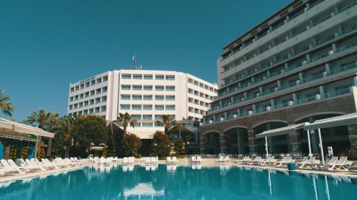 Batıhan Beach Resort & Spa