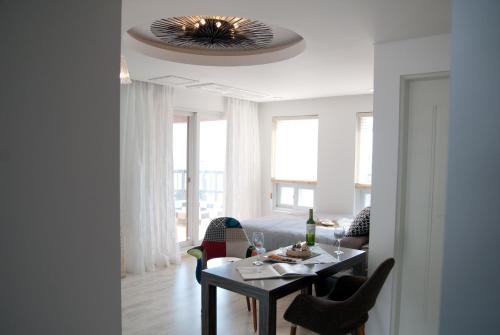 Grid1398 Pension in 南海