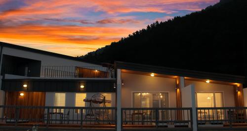 Grid1398 Pension in Namhae-gun