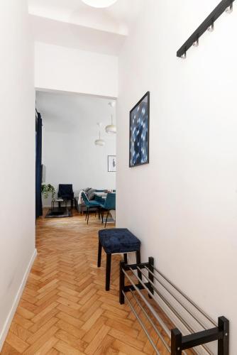 Boutique Central Apartments R611 - image 12