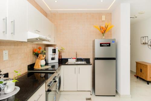 Luxury 2BR Apartment in Dubai Marina - image 9