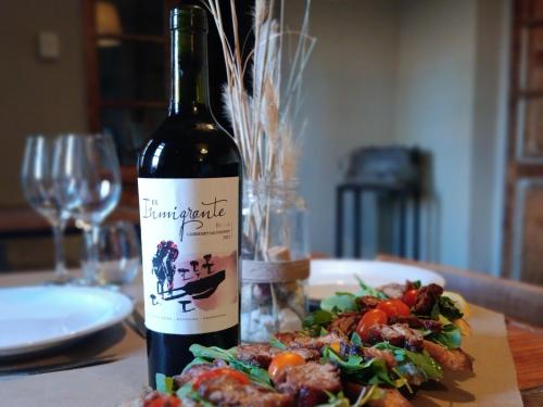 อาหารและเครื่องดื่ม, Entre racimos, glamping entre viñedos en bodega (Entre racimos, glamping entre vinedos en bodega) in ลูคัน เด กูโย