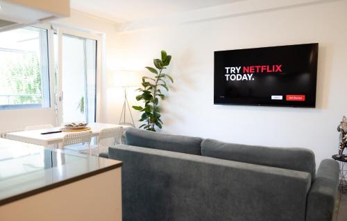  FIVE STARS COMFORT APARTMENT LUGANO NEAR THE LAKE, Ferienwohnung in Lugano