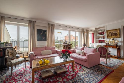 Veeve - A Study in Pink - Location saisonnière - Boulogne-Billancourt