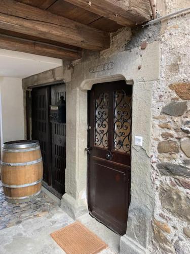 Luxury 250 yr old Swiss farm with wine cellar