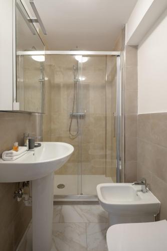 Nuovo appartamento a S. Lorenzo con 3 camere, Řím (fotografie 4)