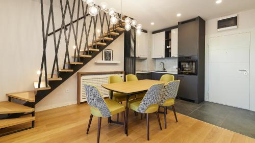 Premium Duplex Three-Bedroom Apartment