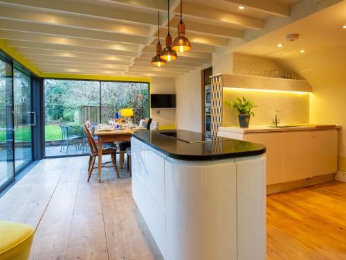 Kert, Betty's Cottage in Little Barrington