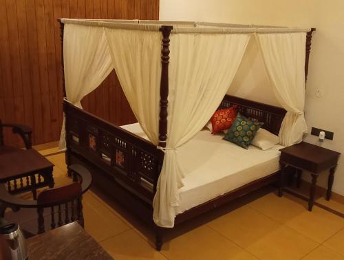 Shantitheeram Ayurveda Lakeside Heritage Resort