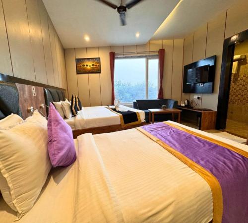 โฮเทล รันเวย์ อินน์ (Hotel Runway Inn) near สนามบินลัลพาหฑูร ศาสตรี