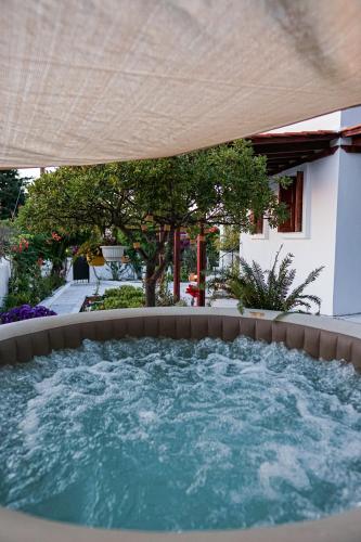 Villa Sea View Gem Steps to Zia Square Hot Tub