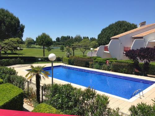 RDJ avec piscine golf - Location saisonnière - La Grande-Motte